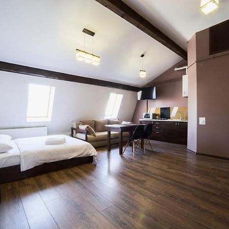 리비프 Аpartments In The Center On Mitniy Square 아파트 외부 사진
